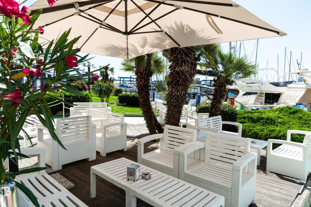 צ'סנטיקו Onda Marina Residence מראה חיצוני תמונה